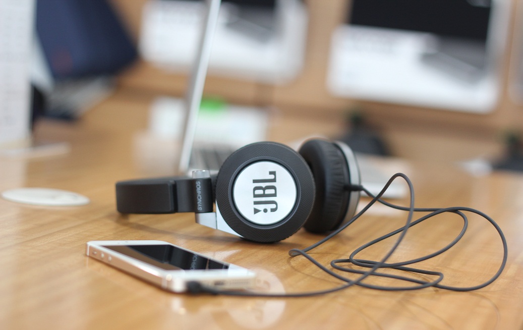 Featured image for mobile buying guide