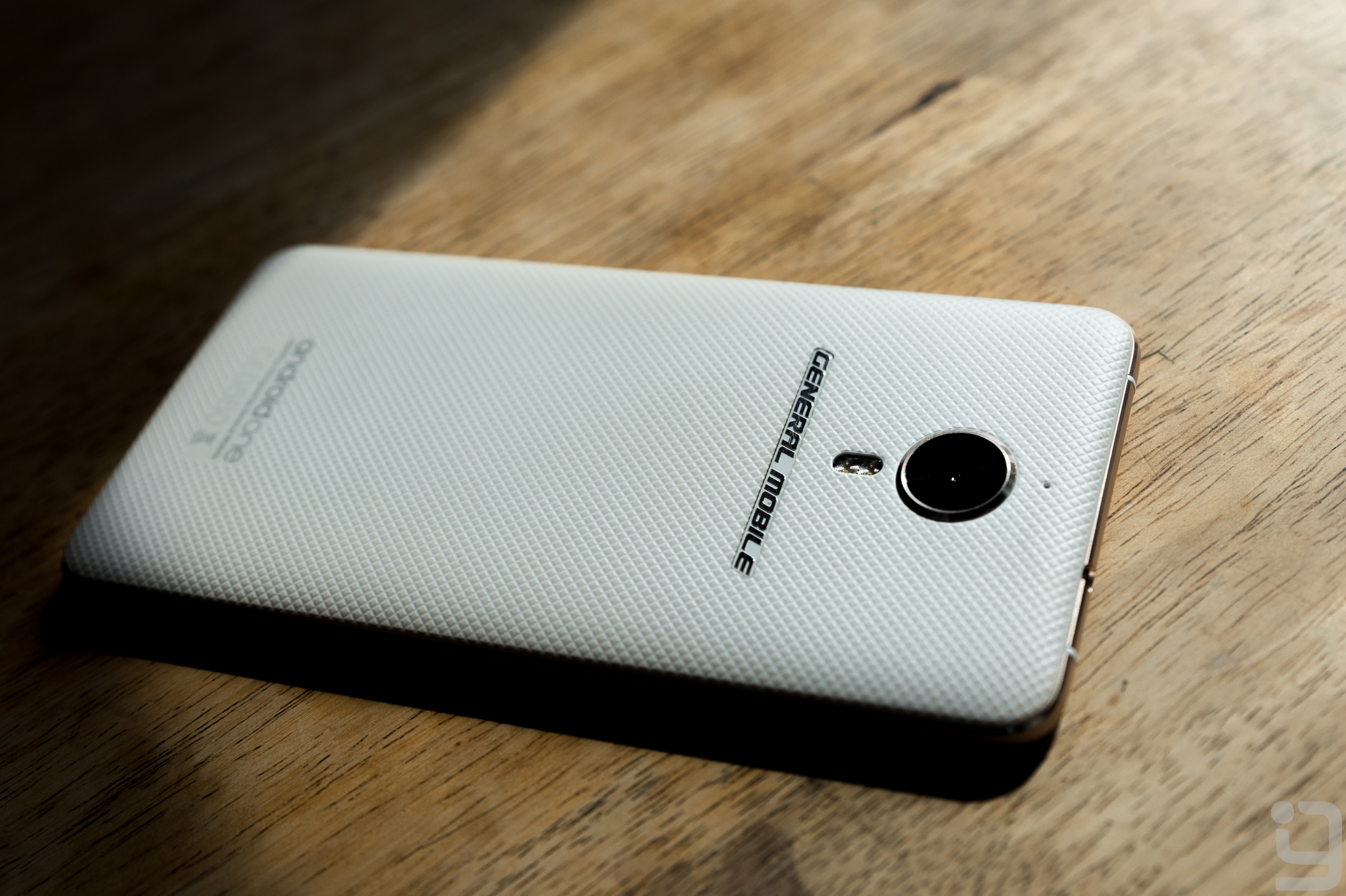 Featured image for mobile buying guide